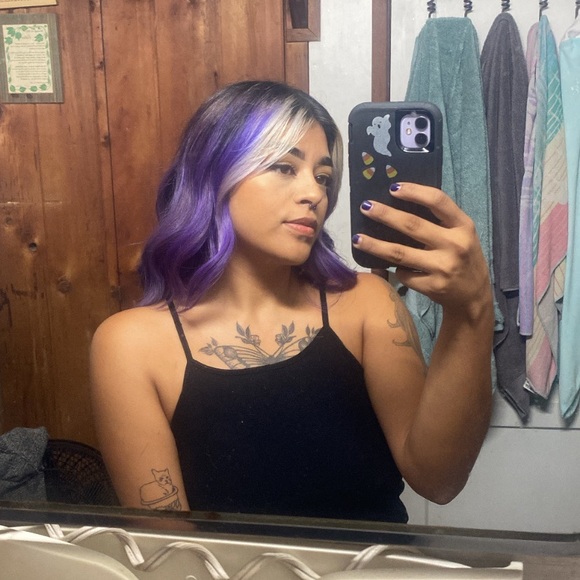 Meet your Posher, Stephanie - Picture 3 of 12